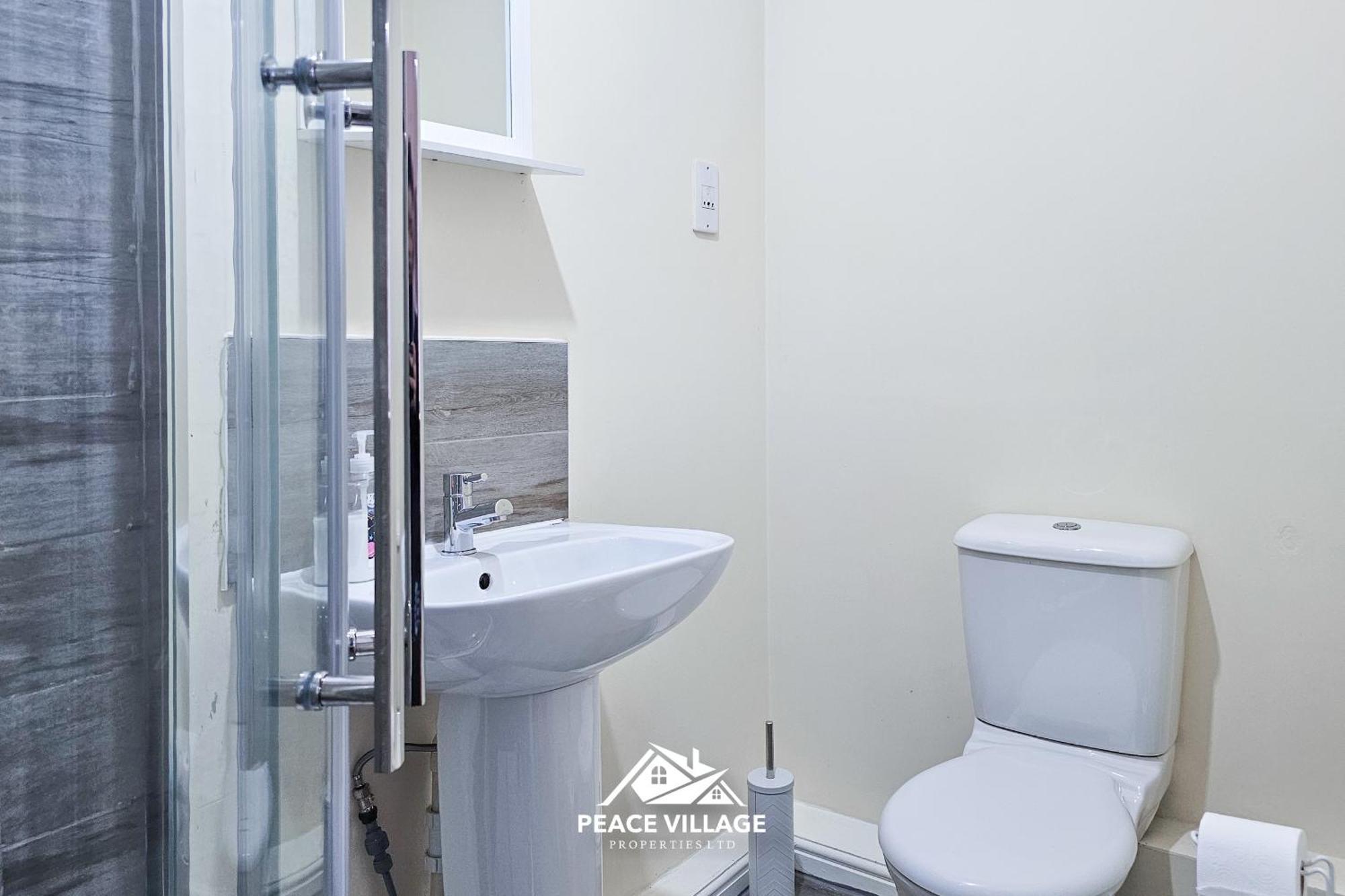 Ashton Co-Living - Private Room Self-Cater Manchester Exterior photo