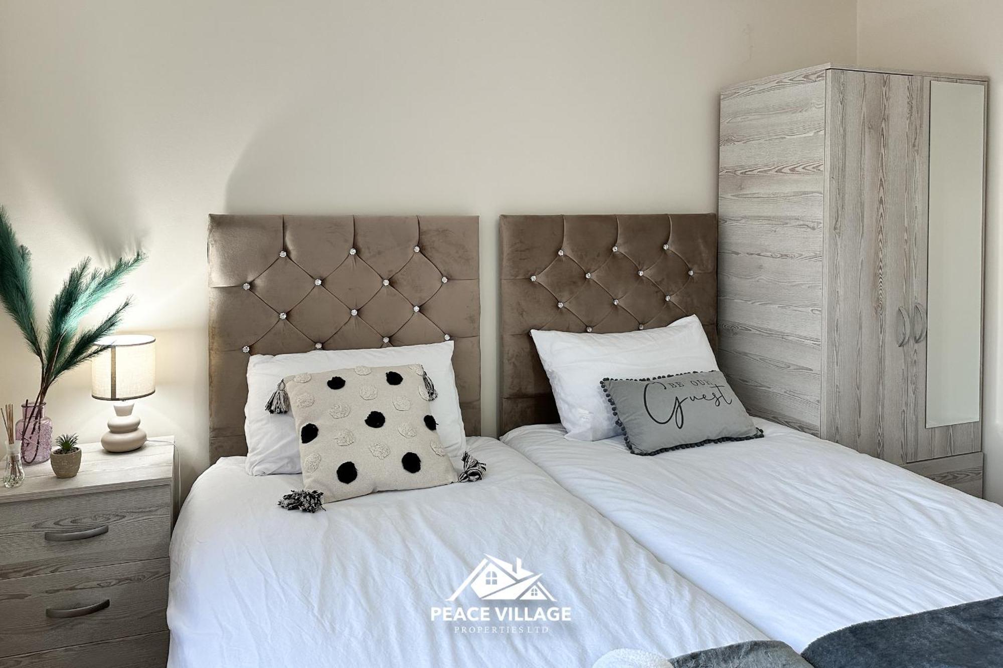 Ashton Co-Living - Private Room Self-Cater Manchester Exterior photo